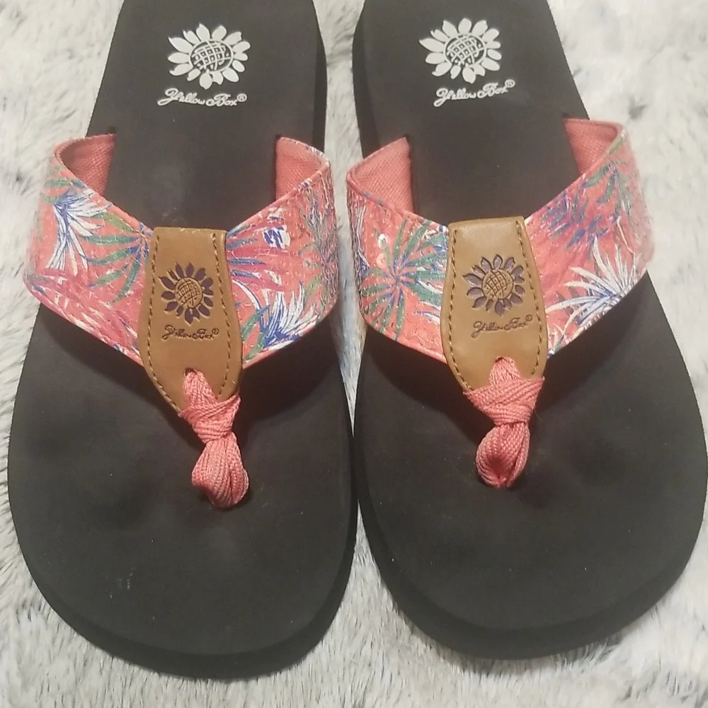 Yellow Box Coral Tropical Print Flip Flop Sandals - Picture 6 of 6